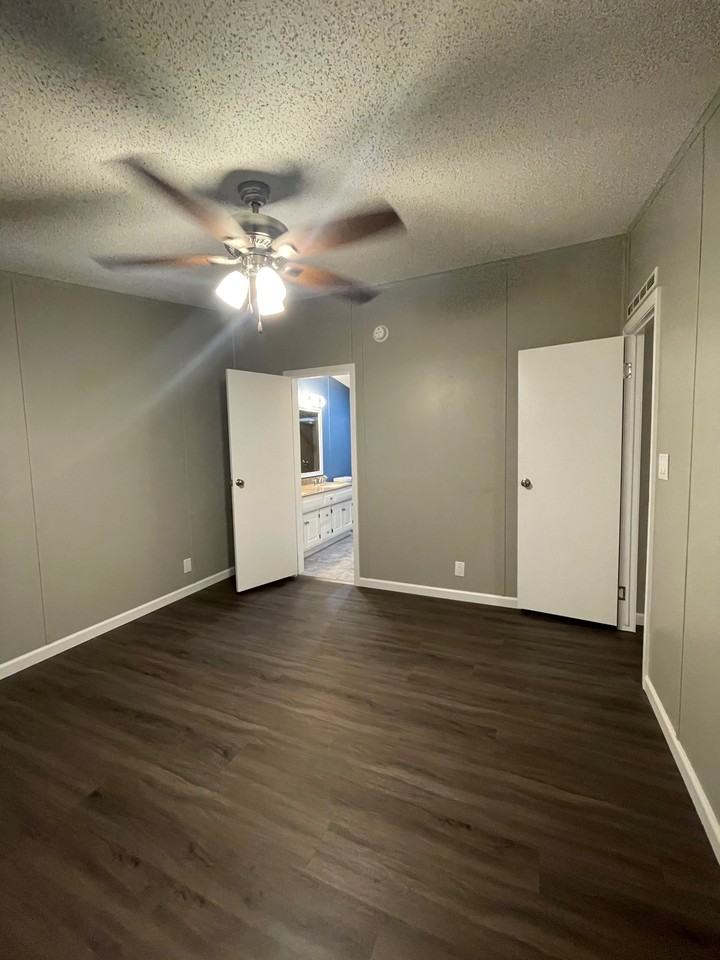 305 E 5th St #NA - Photo 3 of 14