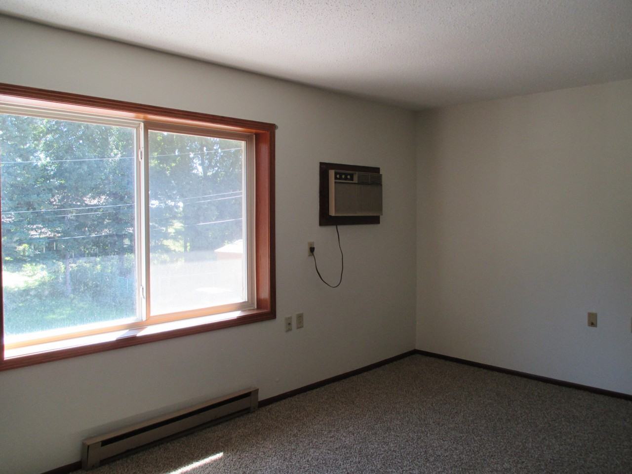 Larson Apartments - Photo 4 of 8