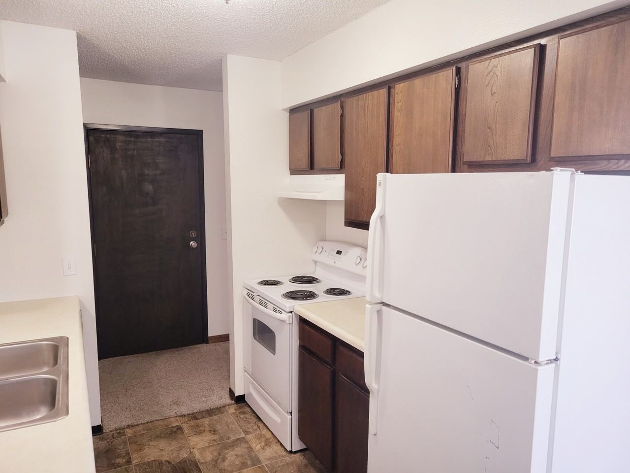 Leisure Apartments - Photo 6 of 6