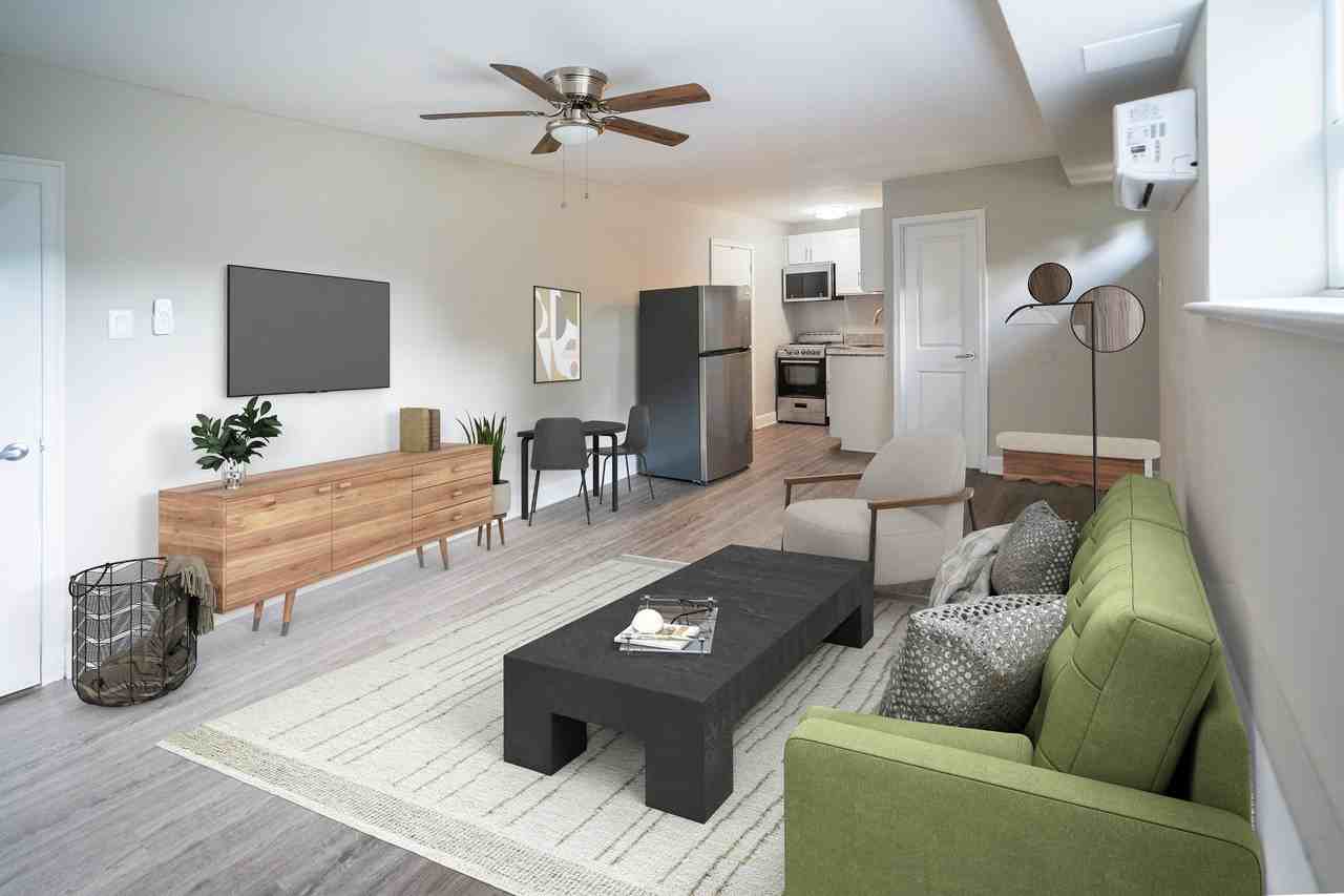 Summit Court - Photo 7 of 37