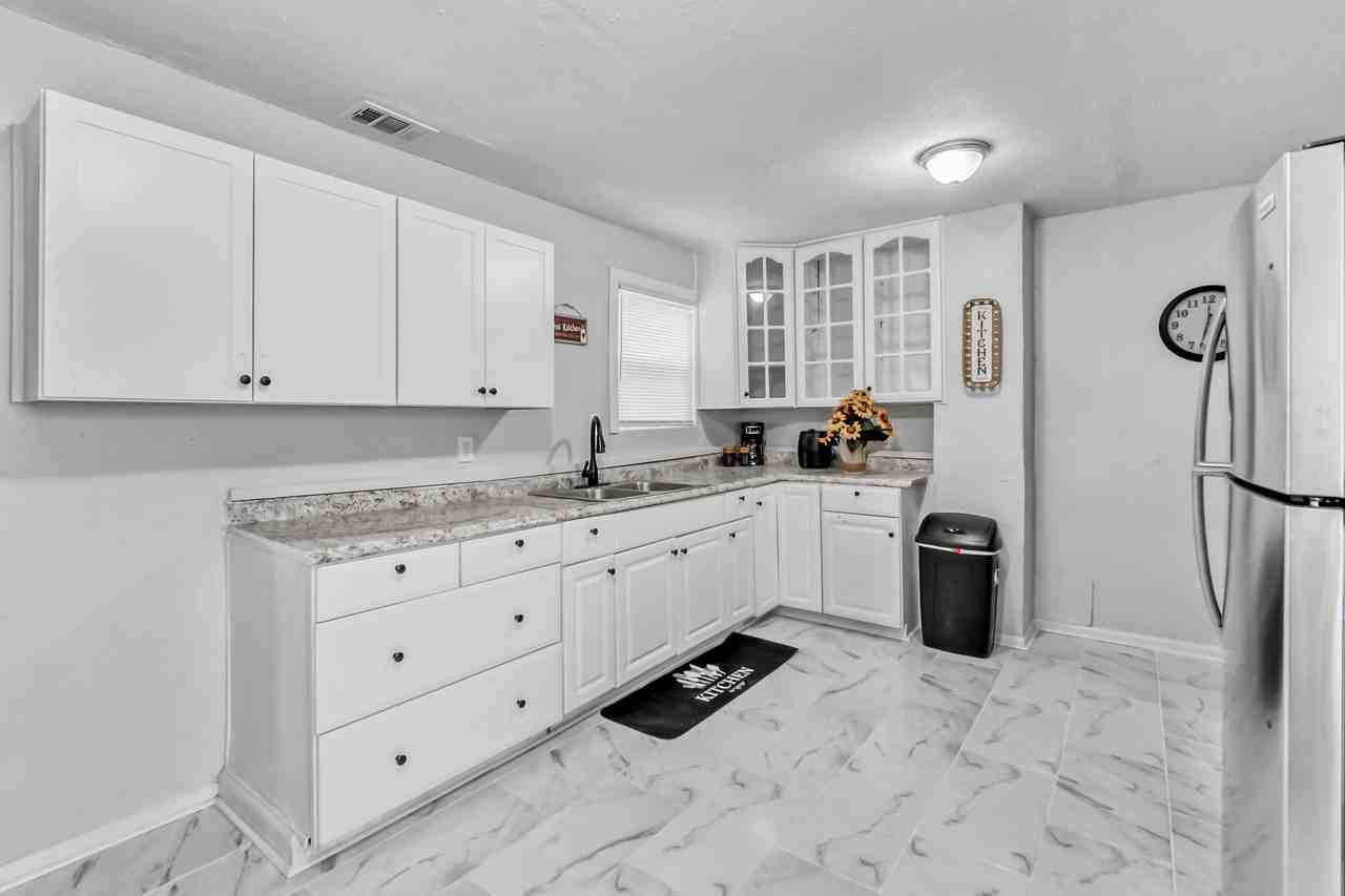 East 15th Street - Photo 2 of 10