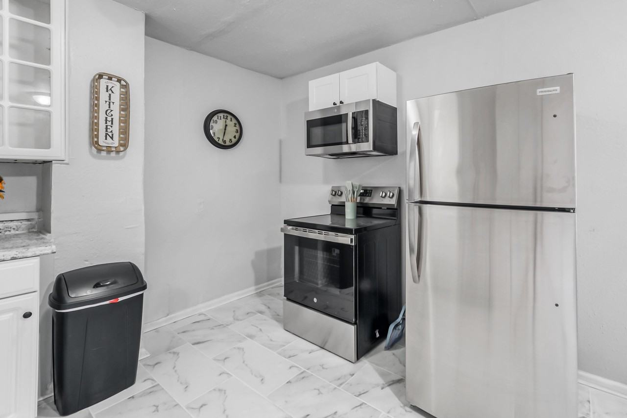 East 15th Street - Photo 4 of 10