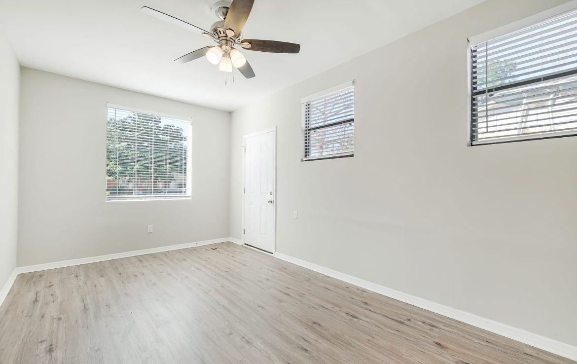 178 Holly St - Photo 2 of 16