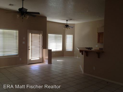 10629 E 39th Ln - Photo 2 of 13