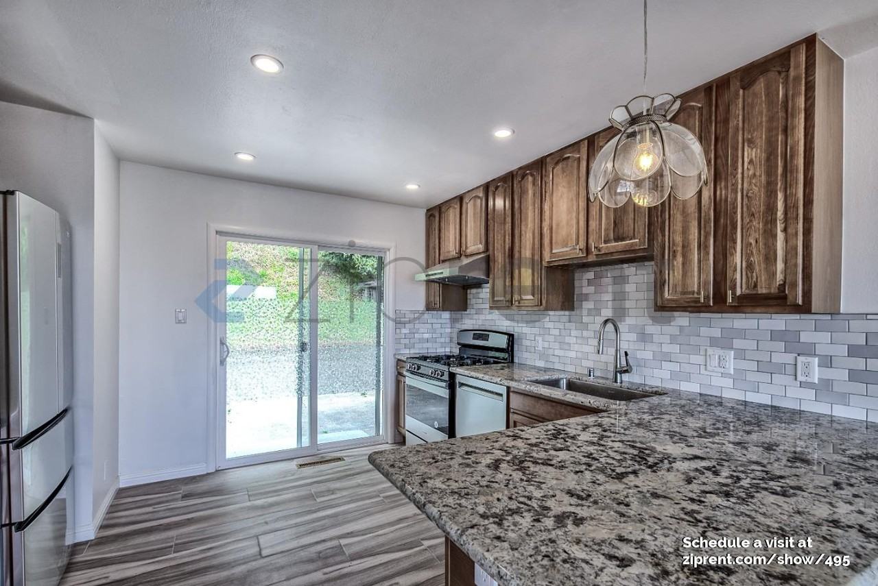 1768 Arlington Blvd - Photo 3 of 9