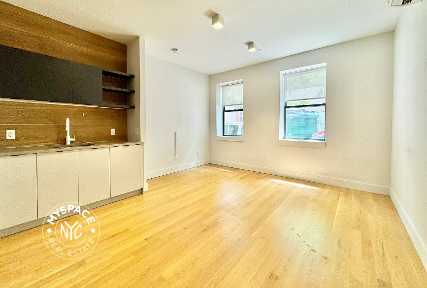 283 Powers St #1C - Photo 2 of 8