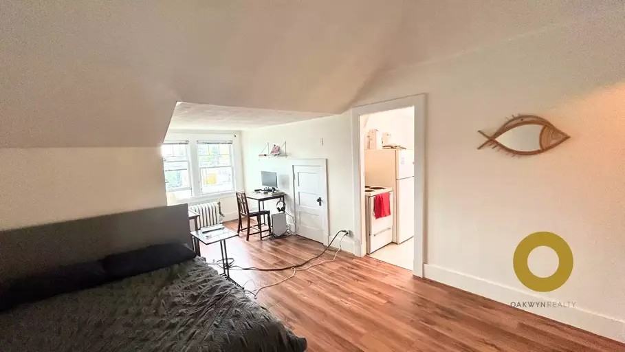 1191 12th Ave W #3rdF - Photo 3 of 5