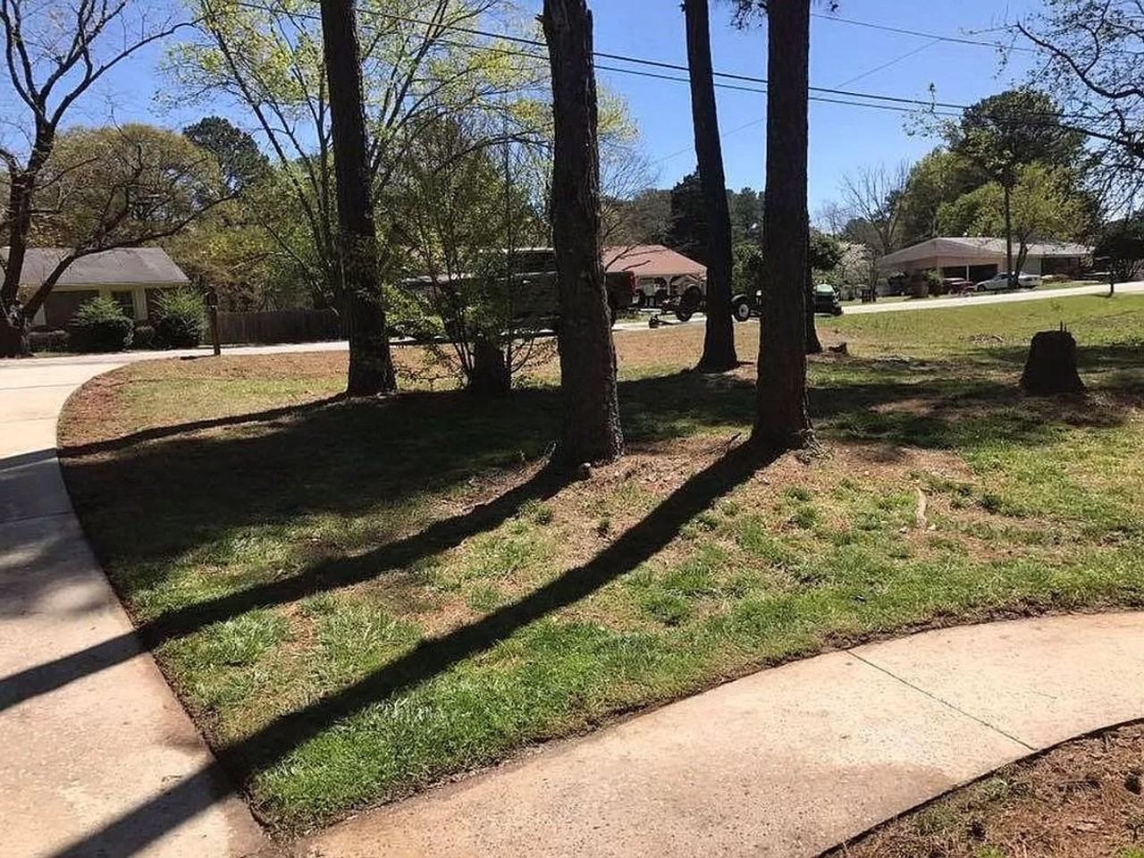 1658 Georgia Ave Sw - Photo 7 of 40