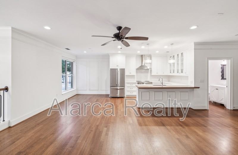 400 N Church St #204 - Photo 3 of 33