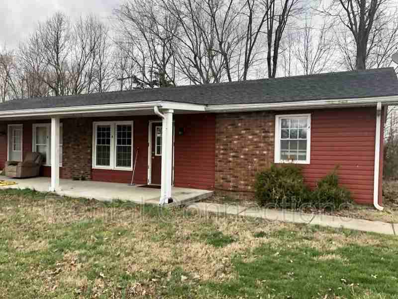 1509 S Division St - Photo 3 of 6