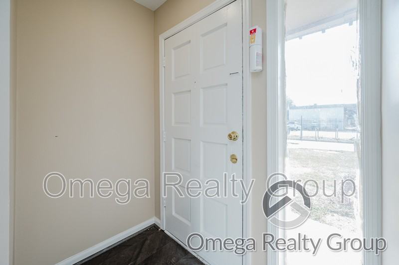 3388 Mcgehee Rd #E - Photo 4 of 29