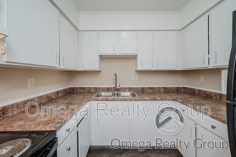 3388 Mcgehee Rd #E - Photo 5 of 29