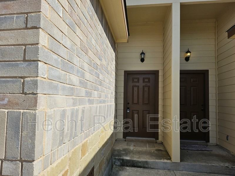215 Kaspar Way - Photo 7 of 37