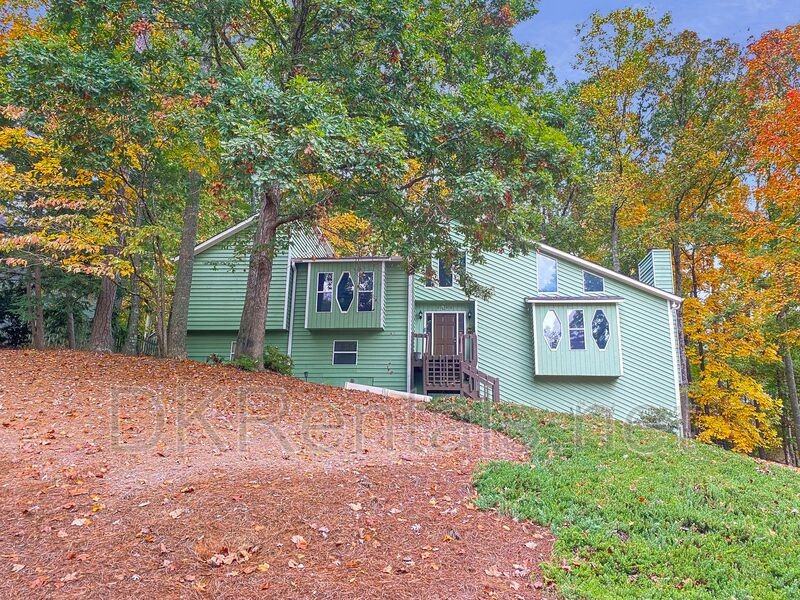 2136 Clementine Dr - Photo 2 of 38