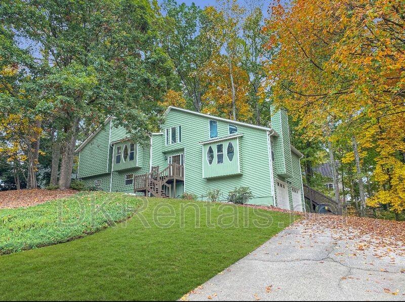 2136 Clementine Dr - Photo 3 of 38