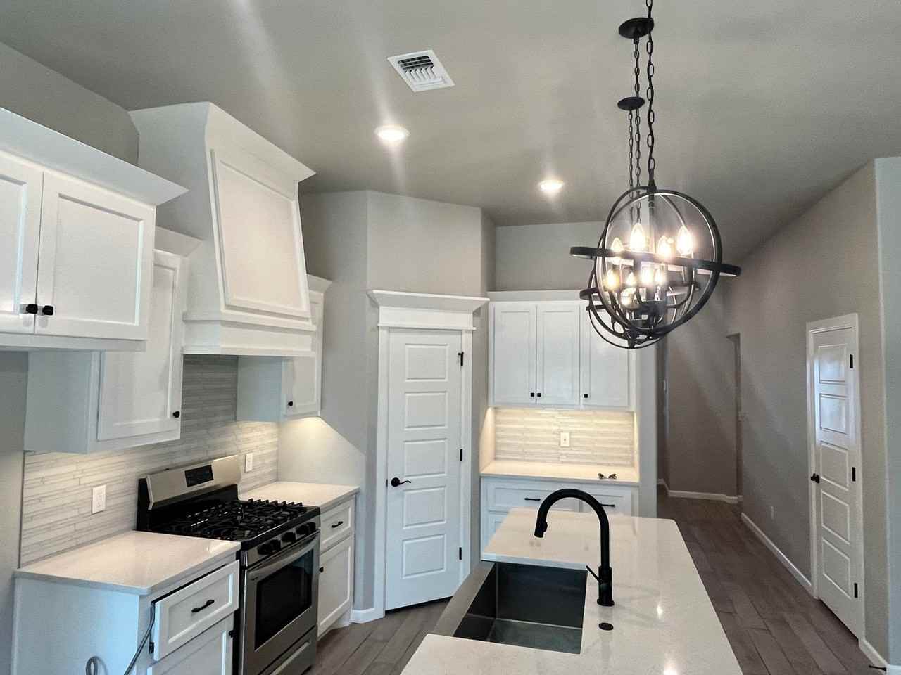 8340 Rainier St - Photo 5 of 16