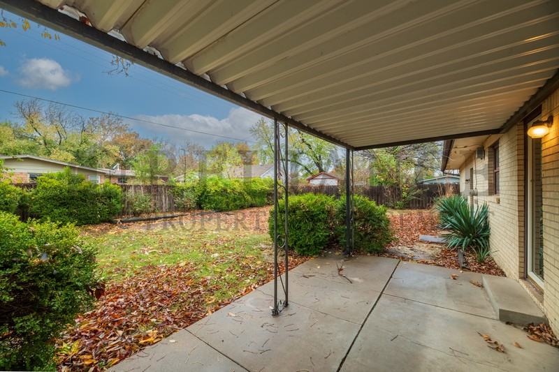 627 N Maus Ln - Photo 5 of 33