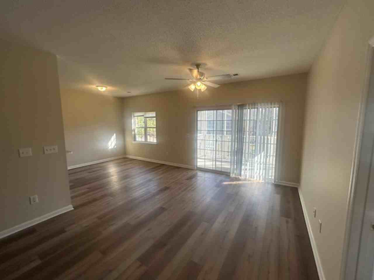 6308 Sweetwater Blvd - Photo 4 of 26