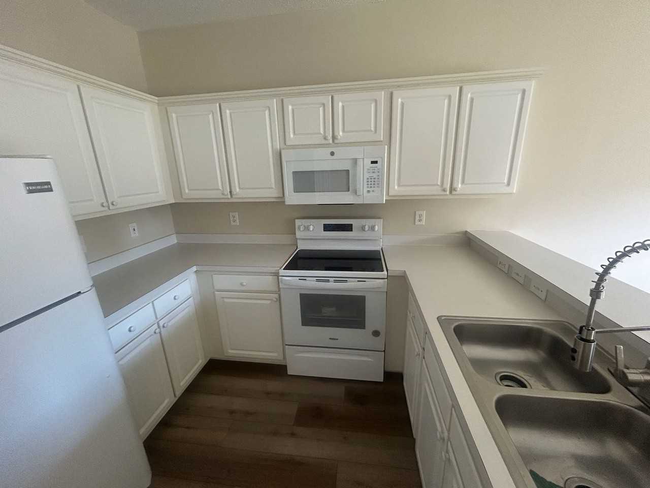 6308 Sweetwater Blvd - Photo 6 of 26
