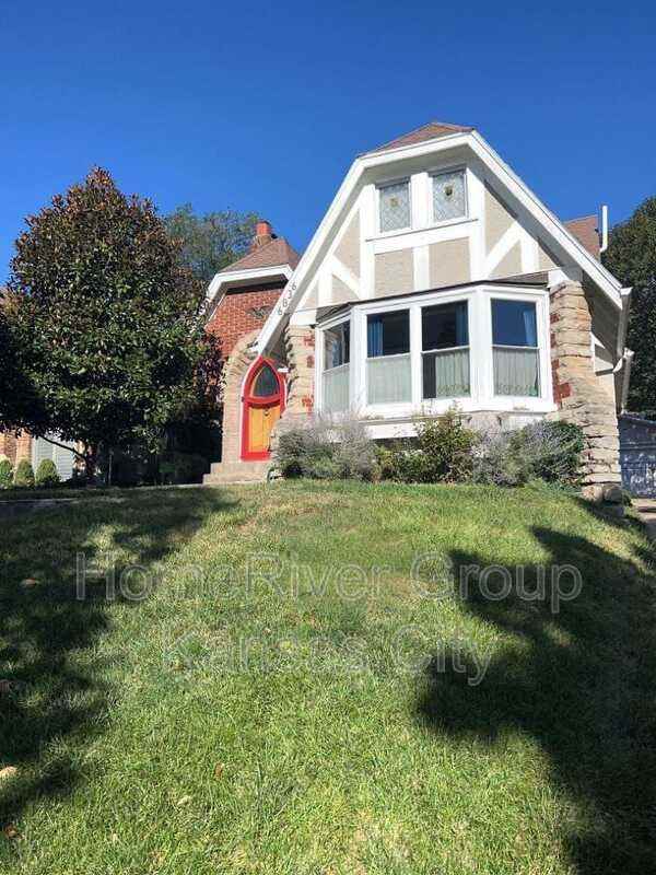 6836 Rockhill Rd - Photo 2 of 34