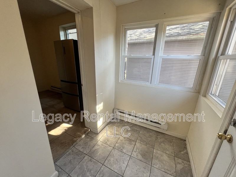 118 E Broad St - Photo 3 of 10