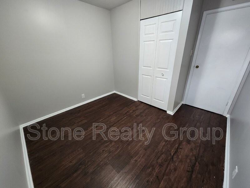 5300 North 14th 1/2 Street - Photo 3 of 8