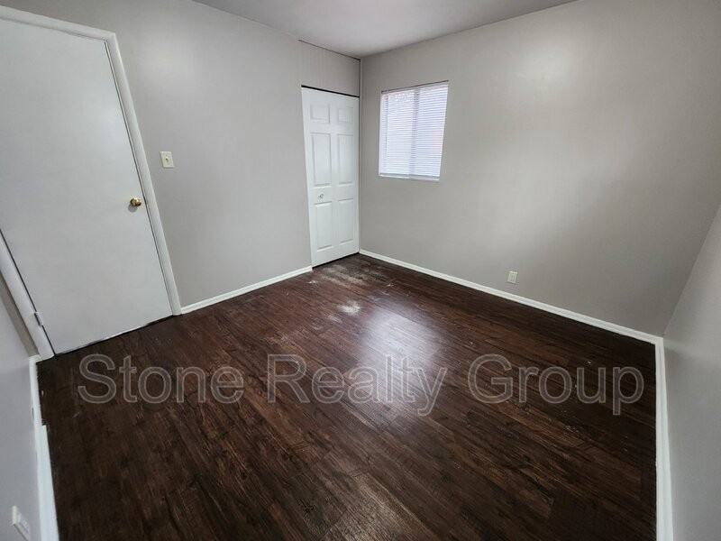 5300 North 14th 1/2 Street - Photo 4 of 8