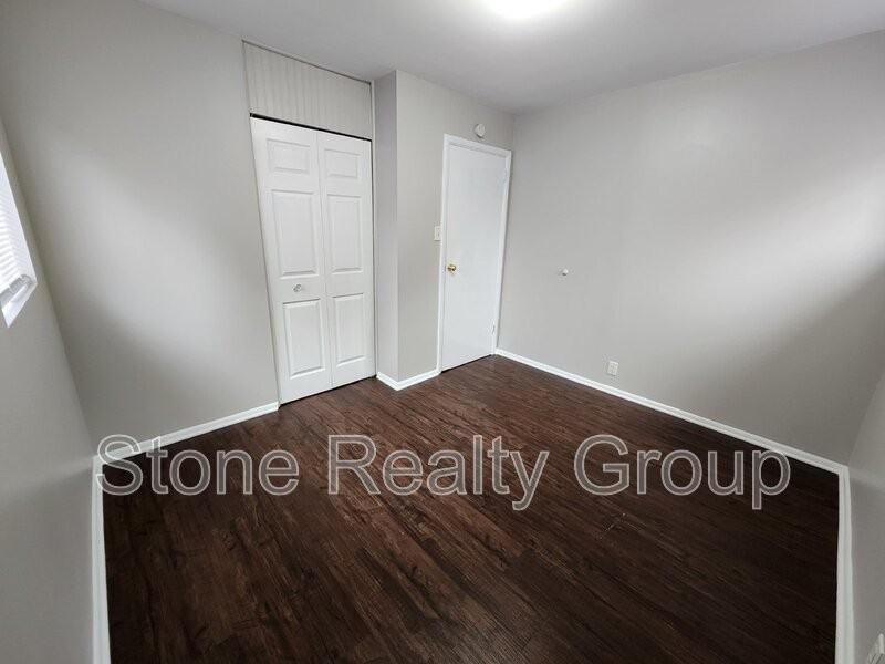 5300 North 14th 1/2 Street - Photo 5 of 8