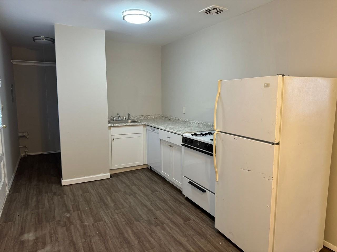 5382 Inlet Dr - Photo 3 of 8