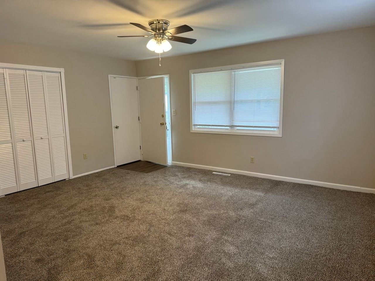 5382 Inlet Dr - Photo 4 of 8