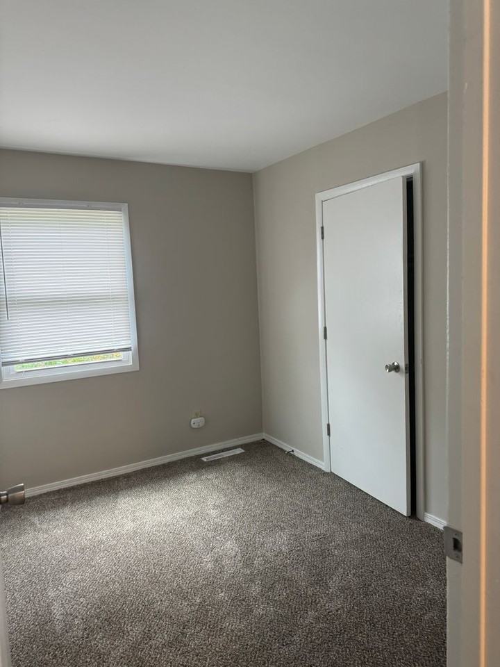 5382 Inlet Dr - Photo 7 of 8