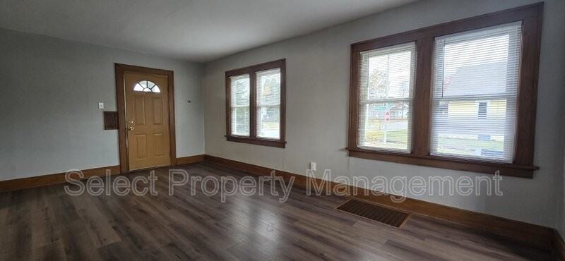 430 W State Blvd - Photo 3 of 29