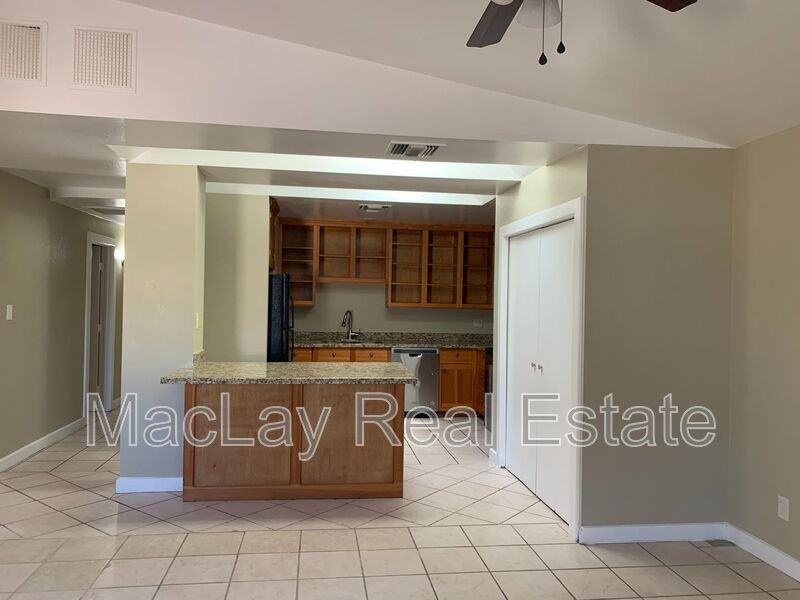 5348 W Banff Ln - Photo 4 of 11