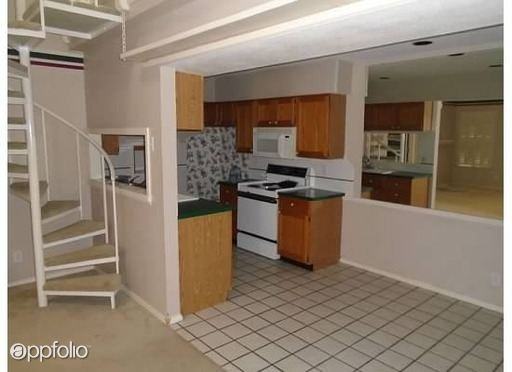 13525 E 30th St #A - Photo 3 of 16