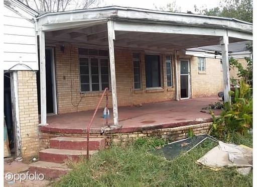 802 NE 71st St - Photo 3 of 21