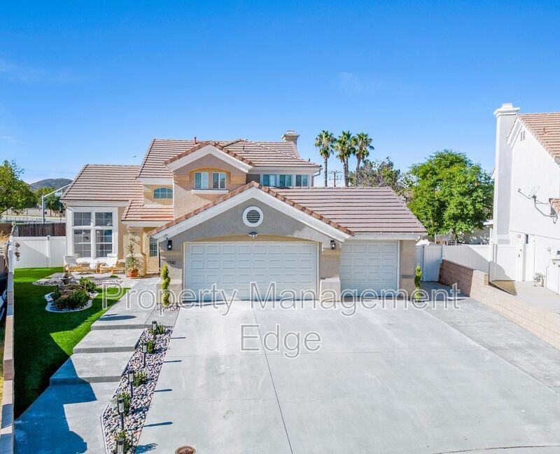 1741 Calathea Rd - Photo 4 of 50