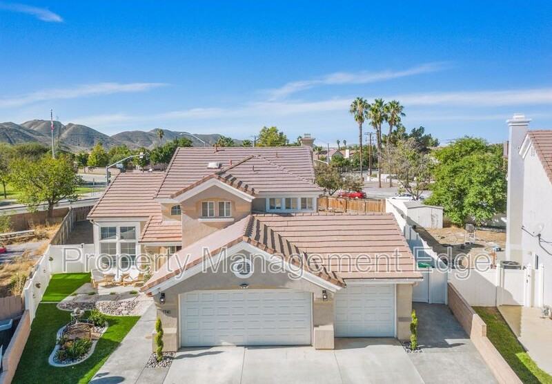 1741 Calathea Rd - Photo 5 of 50