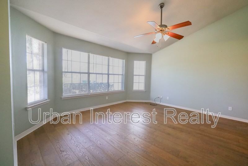 162 Lola Cir - Photo 3 of 15