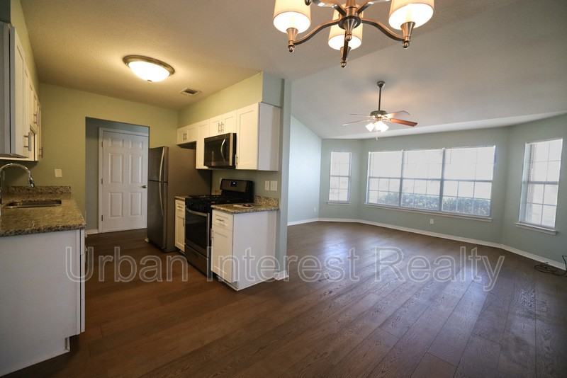 162 Lola Cir - Photo 4 of 15