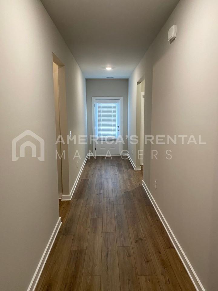 165 Avalon Way - Photo 4 of 34