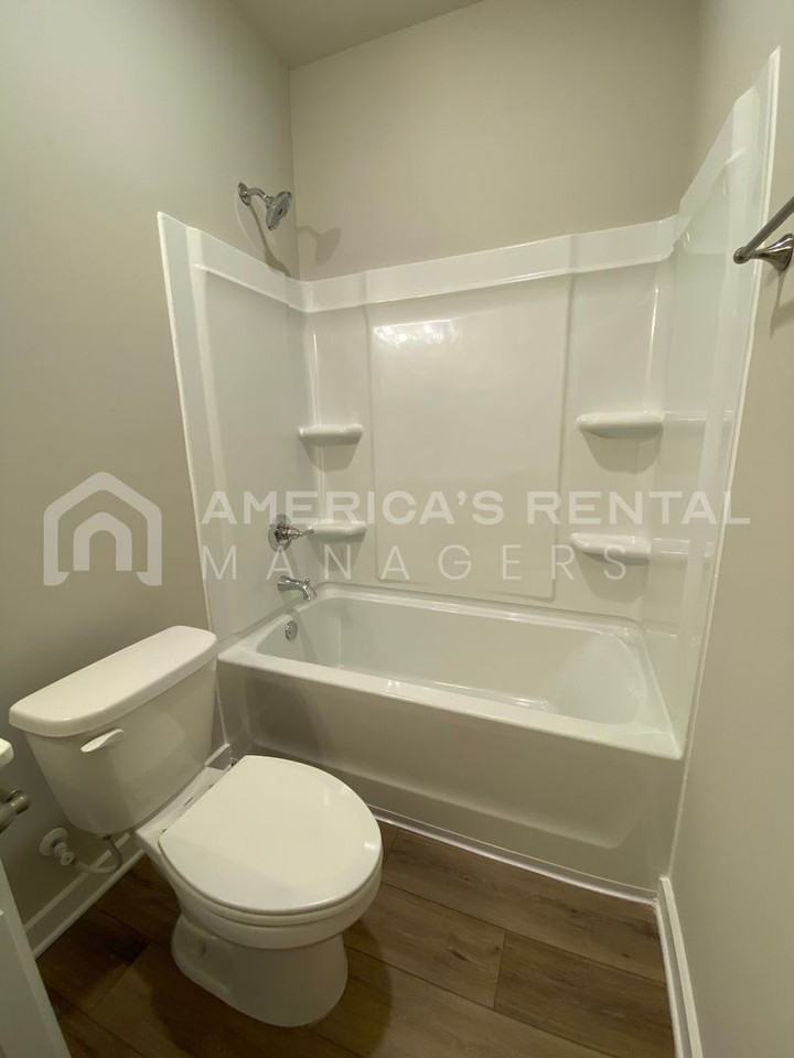 165 Avalon Way - Photo 5 of 34