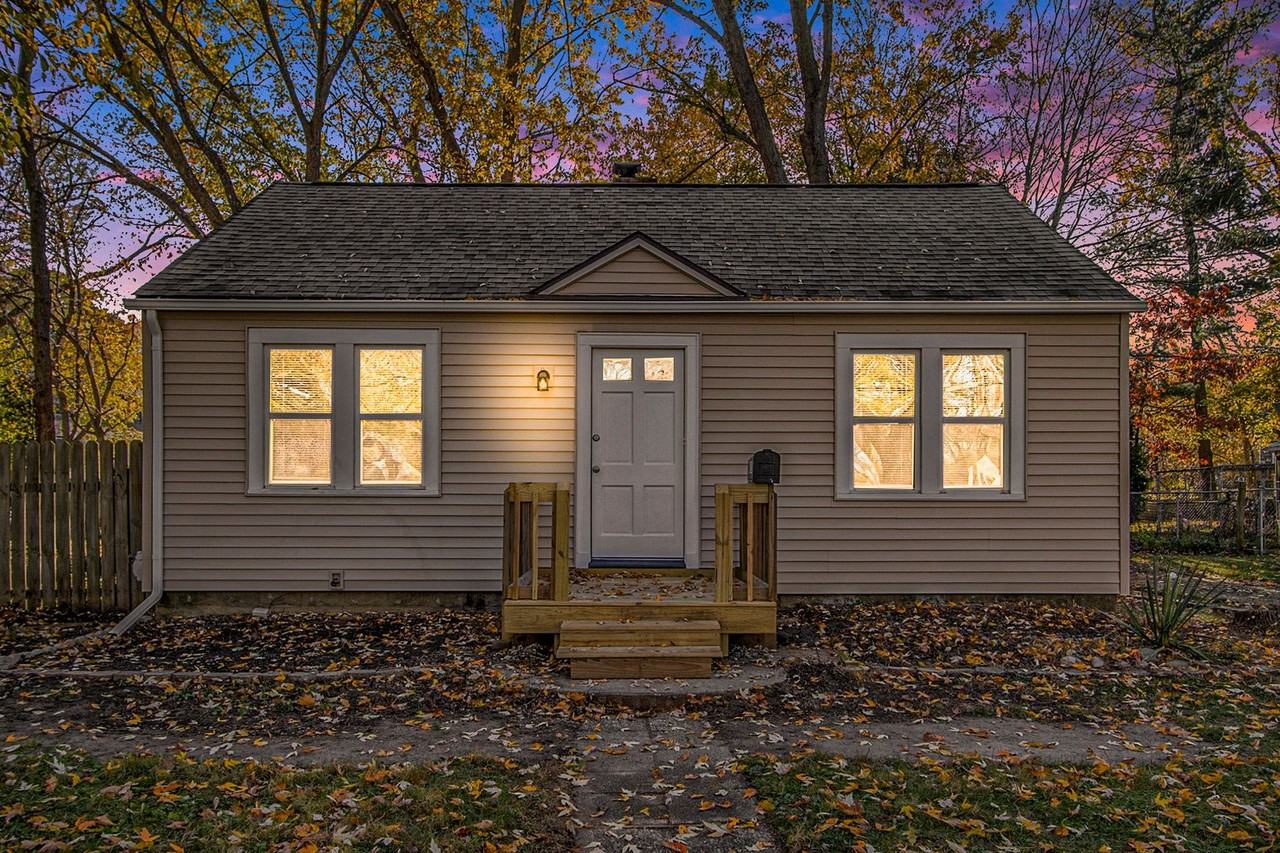 428 Keyes Dr - Photo 3 of 22