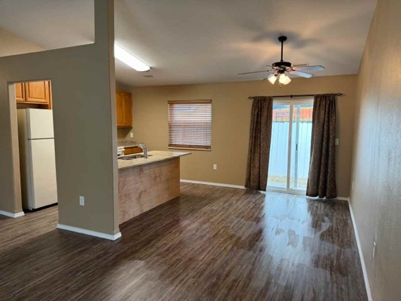 KU1-Broadway Duplex 1 - Photo 2 of 14