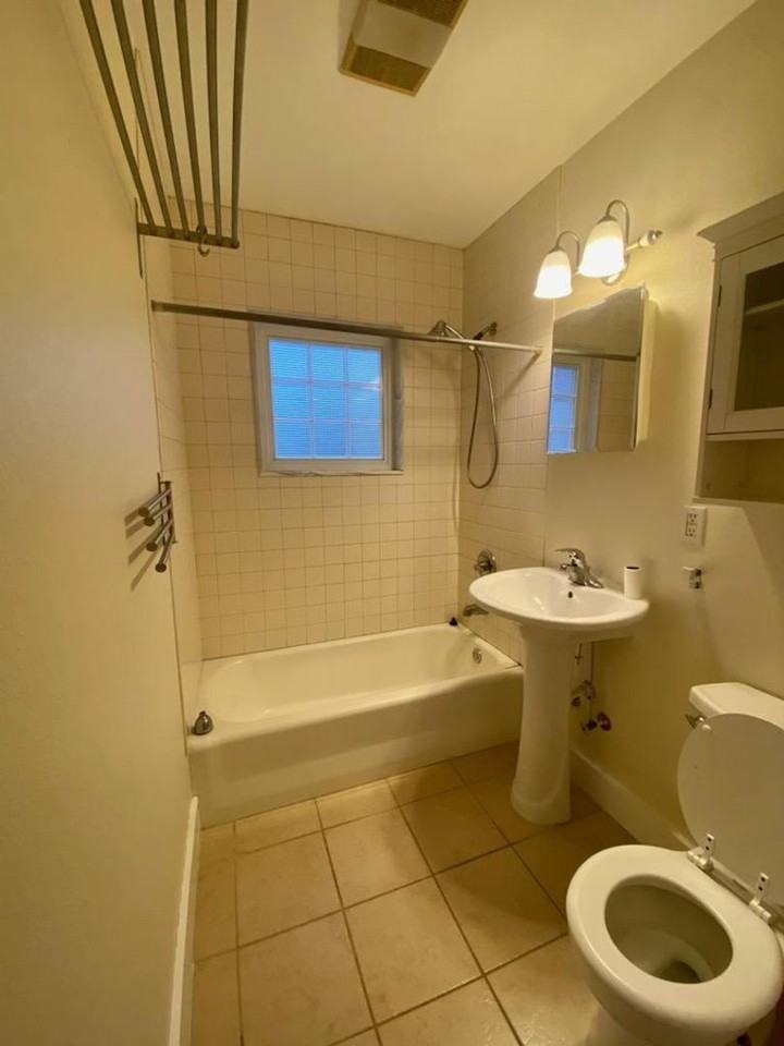 103 Morgan St - Photo 4 of 12
