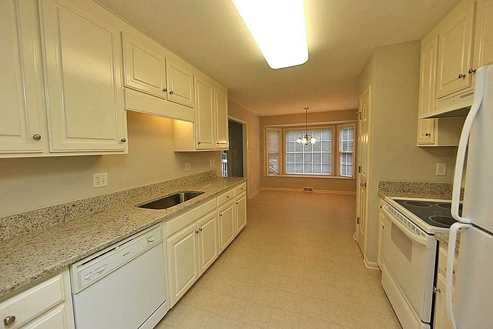 6004 Sweden Dr - Photo 4 of 12