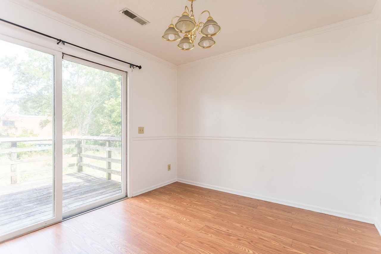 1126 Mountain View Dr - Photo 7 of 41
