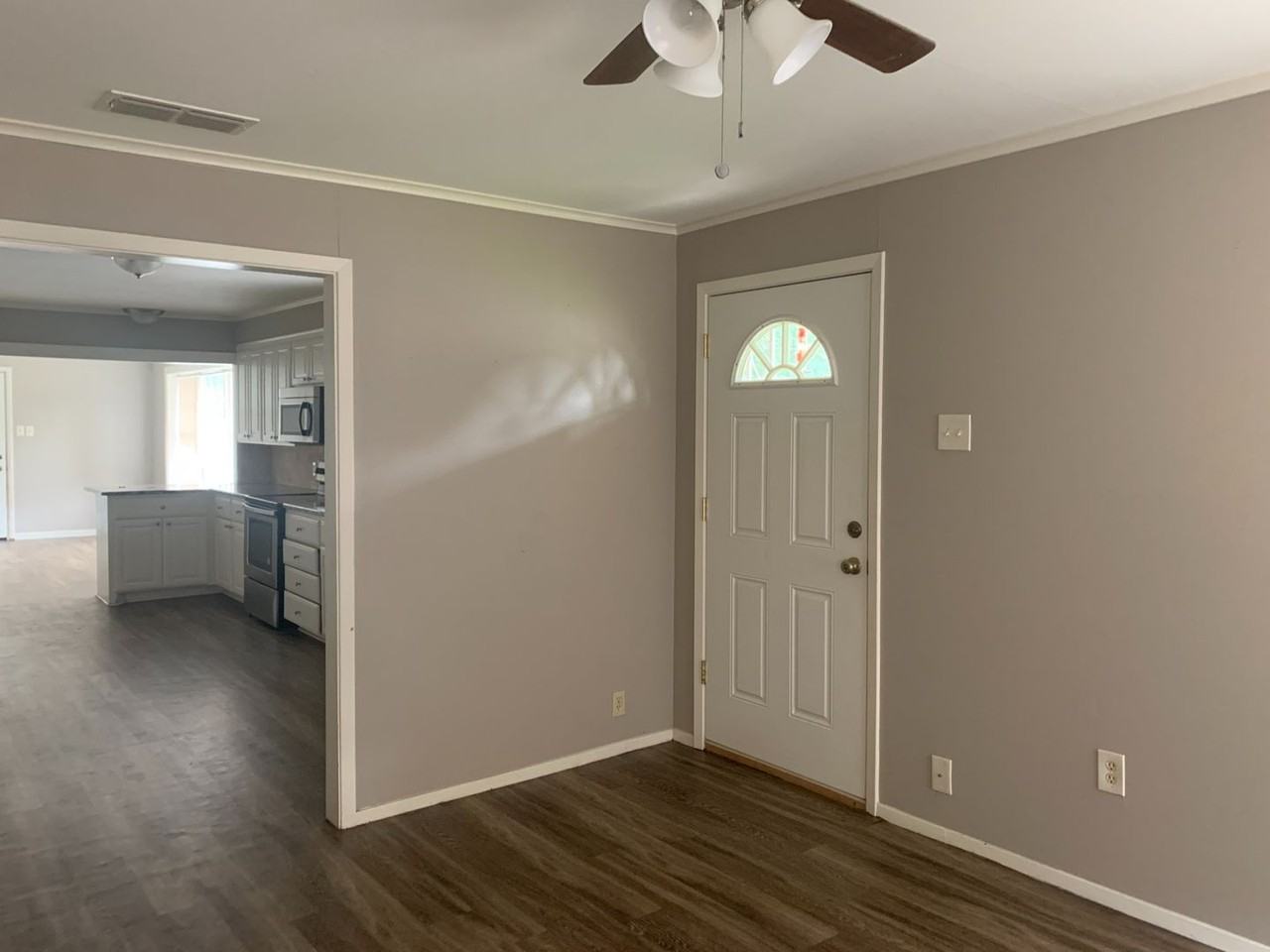 3411 Pinecrest St - Photo 4 of 8