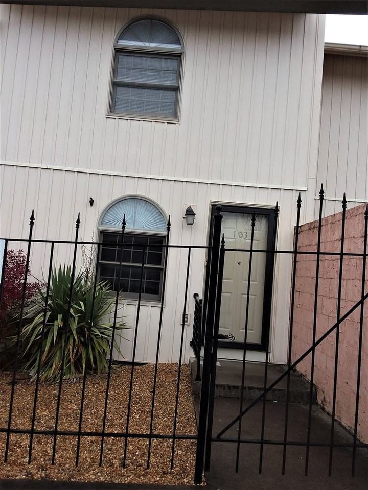 103 Phoenix Ct - Photo 3 of 15