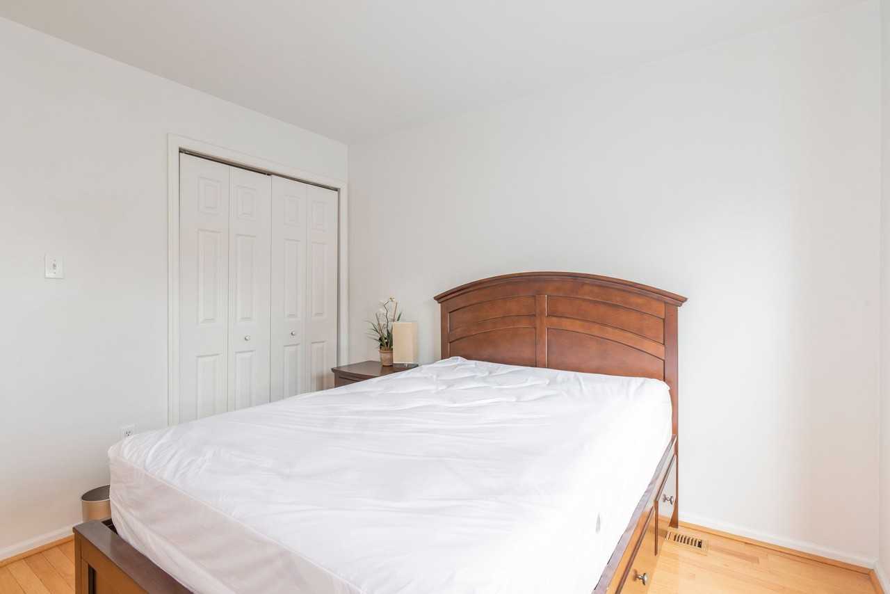 31 Emandan Ln - Photo 2 of 27