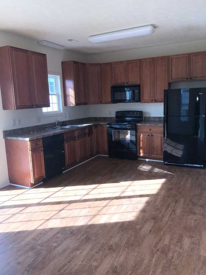 1038 Cherrybrook Dr - Photo 7 of 19